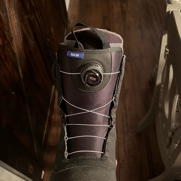 Burton Black Snowboard Boots - Picture 3 of 11